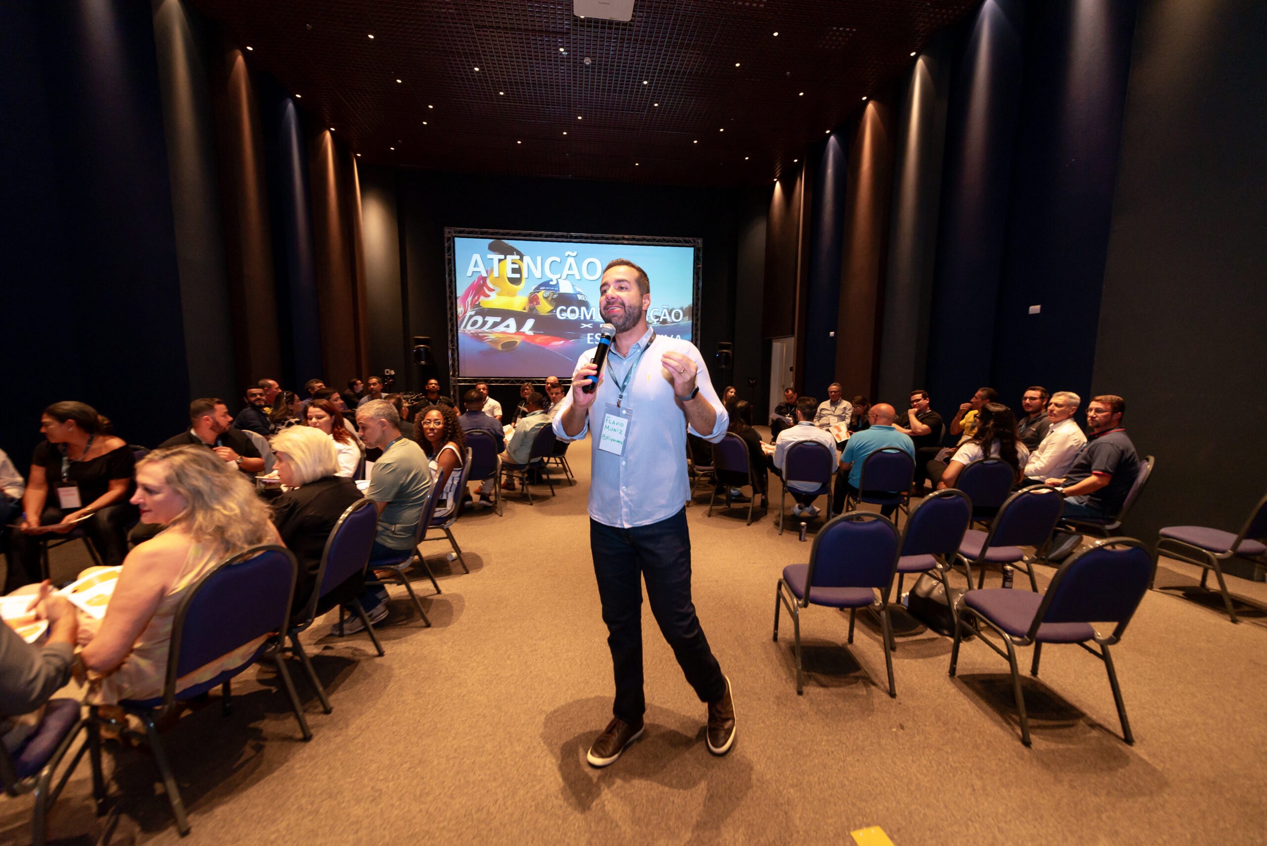 Flávio Muniz - Palestrante de vendas -- professor
